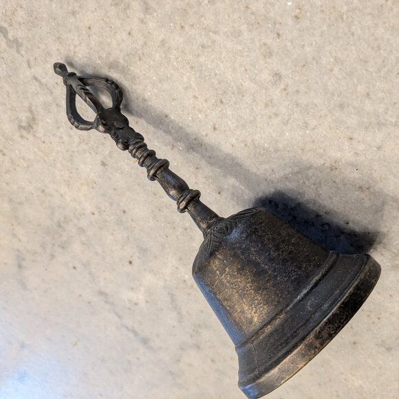 Tibetan Buddhist Vajra Ghanta Bell | Ritual Bell & Vajra | Asian Art Tibet - Picture 2 of 6